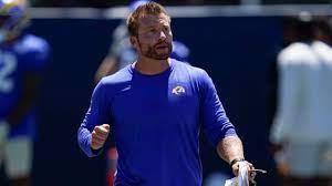 HC Sean McVay renouvelle avec le club pendant l'intersaison